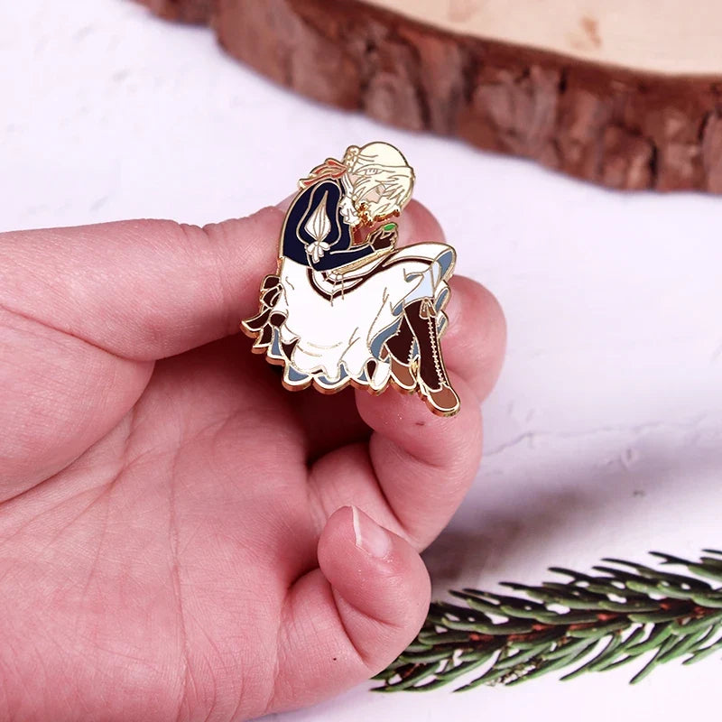 Violet Evergarden Enamel Pin - Cute Anime Girl Character Brooch for Otaku Collectors
