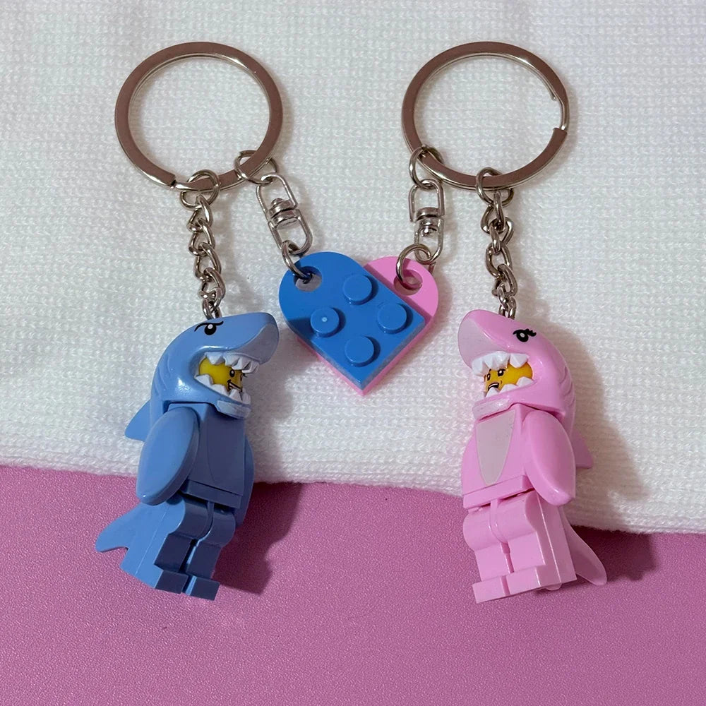 2Pcs Cartoon Shark Couple Keychains - Pink & Blue Heart-Shaped Building Block Keyrings for Friends Gifts