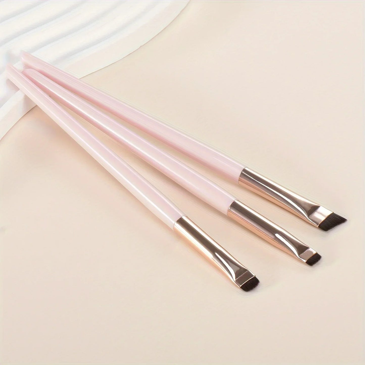3 Pcs Eyeliner Brush Set β Oblique Head, Ultra-Thin Eyebrow & Eyeshadow Brushes for Precise Makeup Application