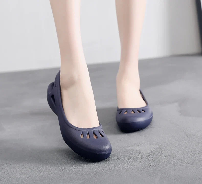 RYAMAG Women’s Clogs Jelly Sandals – Non-Slip Summer Hole Shoes, Waterproof EVA Flat Slippers for Home & Garden