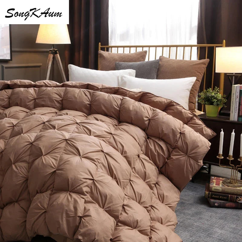 SongKAum White Goose Down Quilt - Luxury 100% Cotton Cover Hotel Style Twist Flower Duvet Comforter Bedding