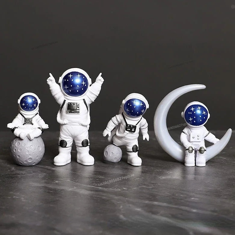 4-Piece Astronaut Figurine Set – Spaceman Statue Sculpture Educational Toy & Desktop Home Decoration Gift for Kids