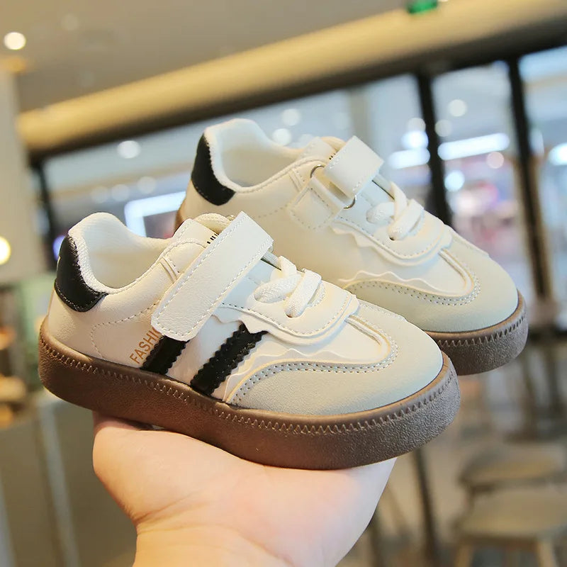 Spring & Autumn Kids Sport Training Shoes – Fashion Sneakers for Boys & Girls | Soft Soled, Casual Skate Shoes (Ages 4-6)