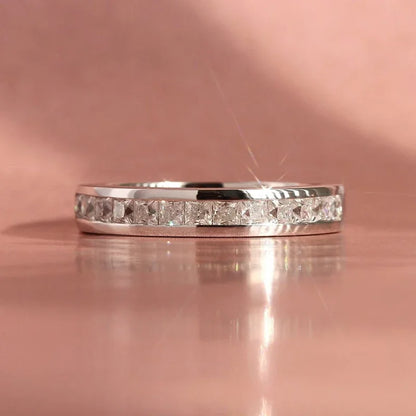 Huitan Minimalist Wedding Ring for Women – Silver Luxury Princess CZ Paved Elegant Anniversary Ring Fashion Jewelry for Daily & Special Occasions