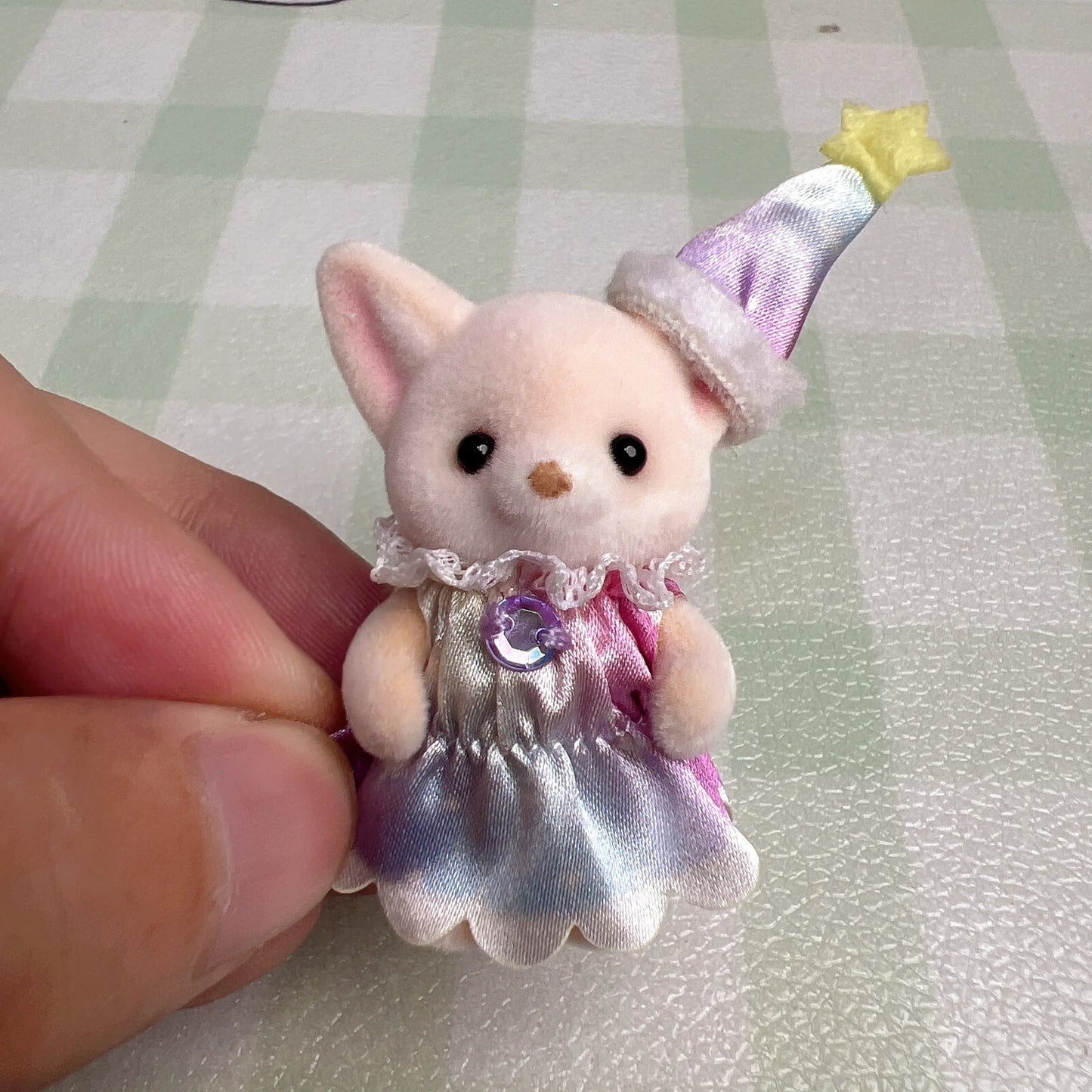 Sylvanian Families Blind Keychain Accessories – Original Mini Figures & Kids’ Toy Kitchen Set