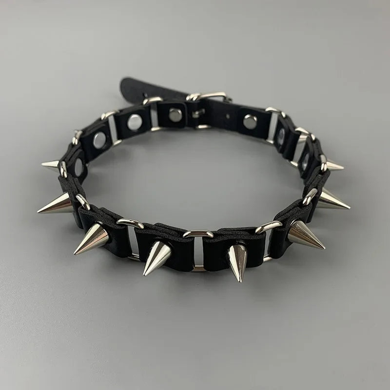 Riveted Leather Necklace – Gothic Style Punk Collarbone Chain, Black Halloween Neck Jewelry Accessory for Women