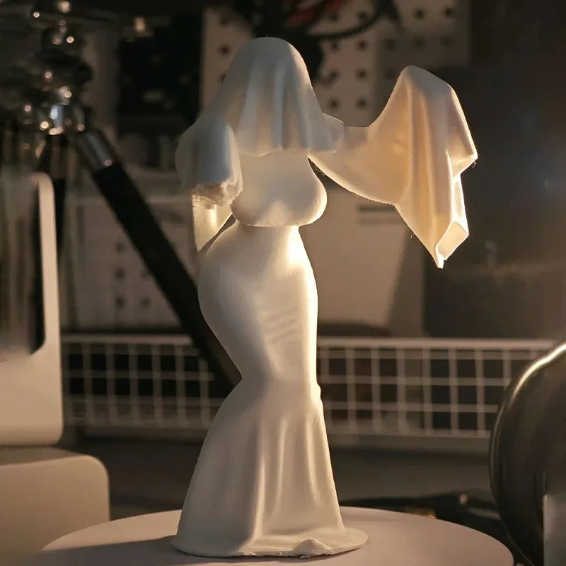 Halloween Ghost Lady Figurine — Veiled Gothic Desktop Ornament for Home Decor & Party Supplies