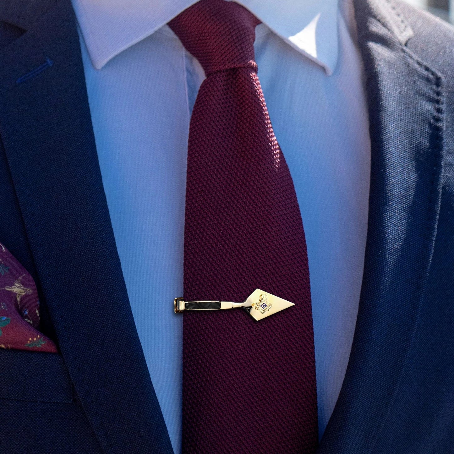 Classic Masonic Compass Tie Clip - Golden Freemason Emblem Suit Accessory for Men with Brotherhood Symbol Design