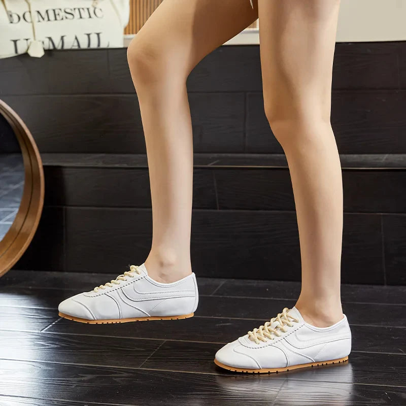 2025 New German Training Shoes for Women, Genuine Leather Lace-up Sneakers, Retro Flat Forrest Gump Style, Large Size