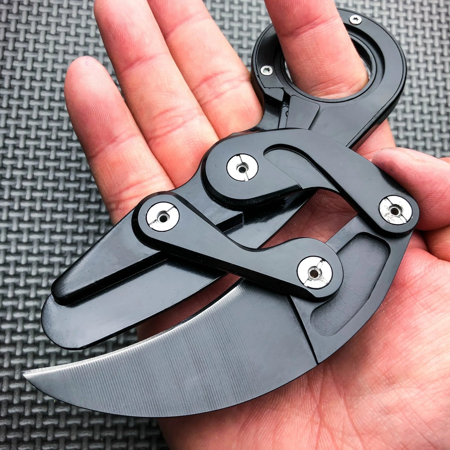 All-Steel Claw Tactical Knife – Multifunction Outdoor EDC Self-Defense Tool, Black & Silver Gift for Men