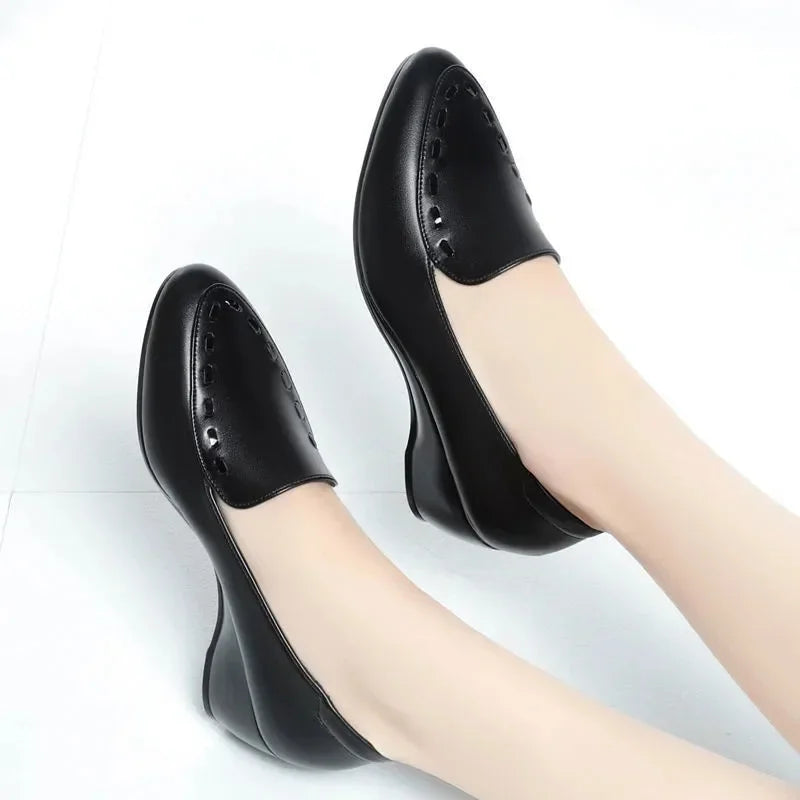 Women’s Lightweight Wedge Heel Shoes – Spring & Autumn Casual Black Leather Pumps for Home & Outdoor Comfort