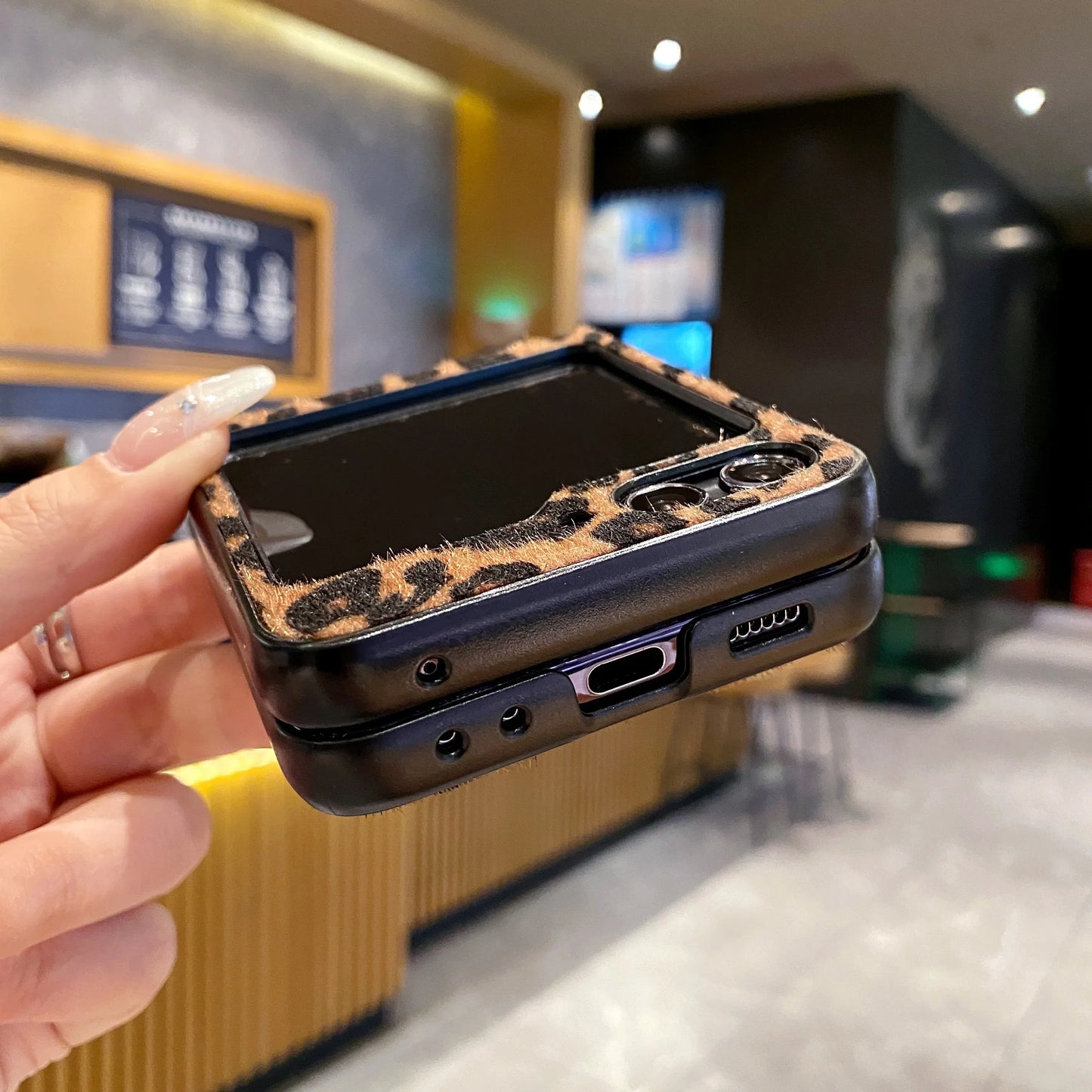 Leopard Plush Leather Textured Case for Samsung Galaxy Z Flip 8/7/6/5/4/3 FE - Fashion Soft Protective Phone Cover
