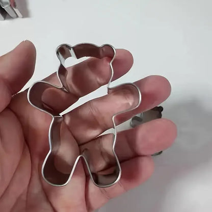 Christmas Hug Bear Cookie Cutter Mold – Bear Shape Baking Tool for Cookies, Cakes, Fudge & Sugarcraft Decorating