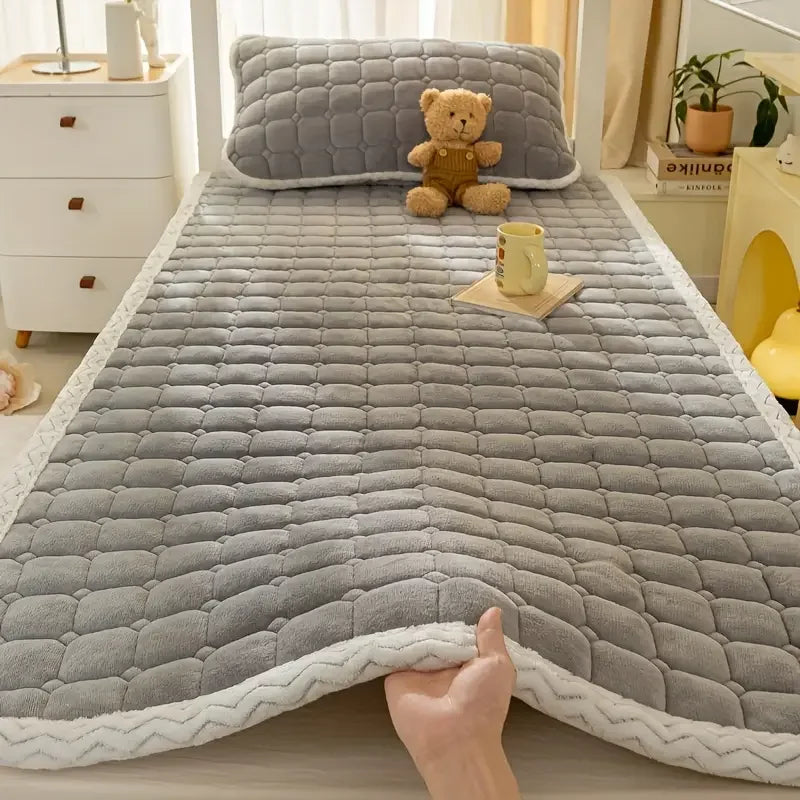 Queen Size Milk Velvet Mattress Pad – Soft Breathable Quilted Mattress Protector Cover