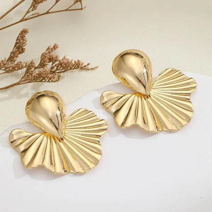Retro Baroque Pearl Stud Earrings – Gold Irregular Alloy Jewelry for Women