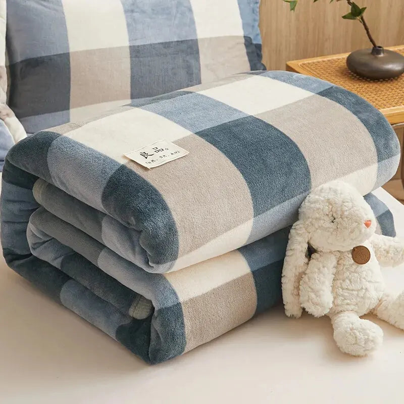 Extra Soft Flannel Blanket – Thickened Nap and Air Conditioning Blanket for Cozy Comfort