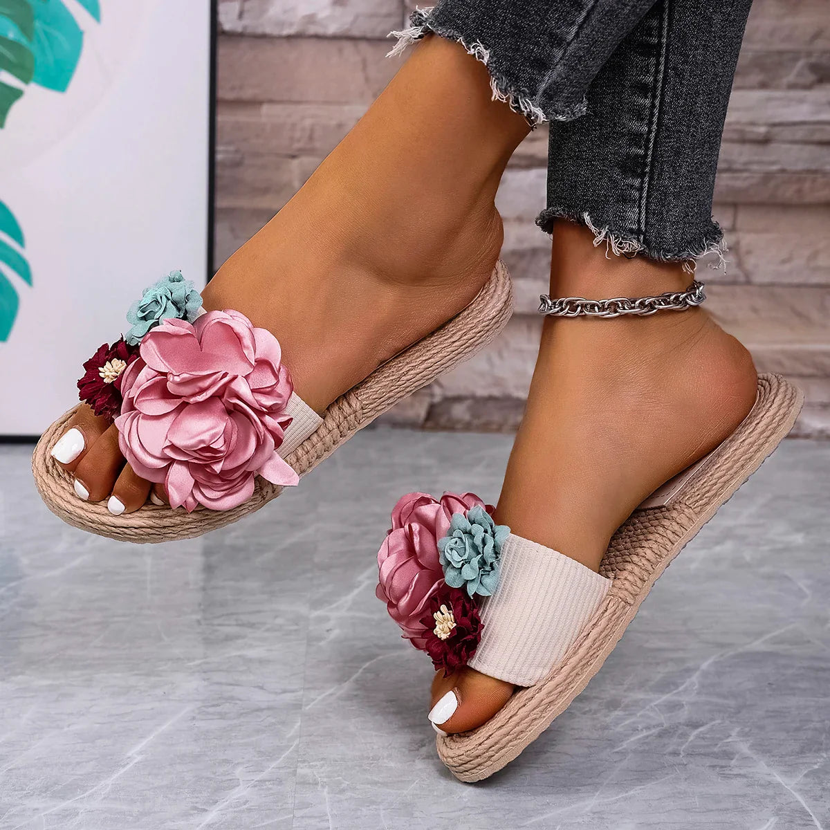 Women’s Multi-Color Flower Flat Slippers – Fashionable, Lightweight, Non-Slip Sandals for Beach, Vacation & Students