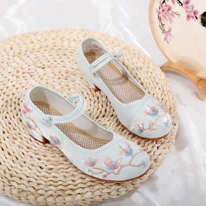 Women’s Embroidered Traditional Shoes - Vintage Chinese Hanfu Qipao Beijing Style Ethnic Dance Footwear
