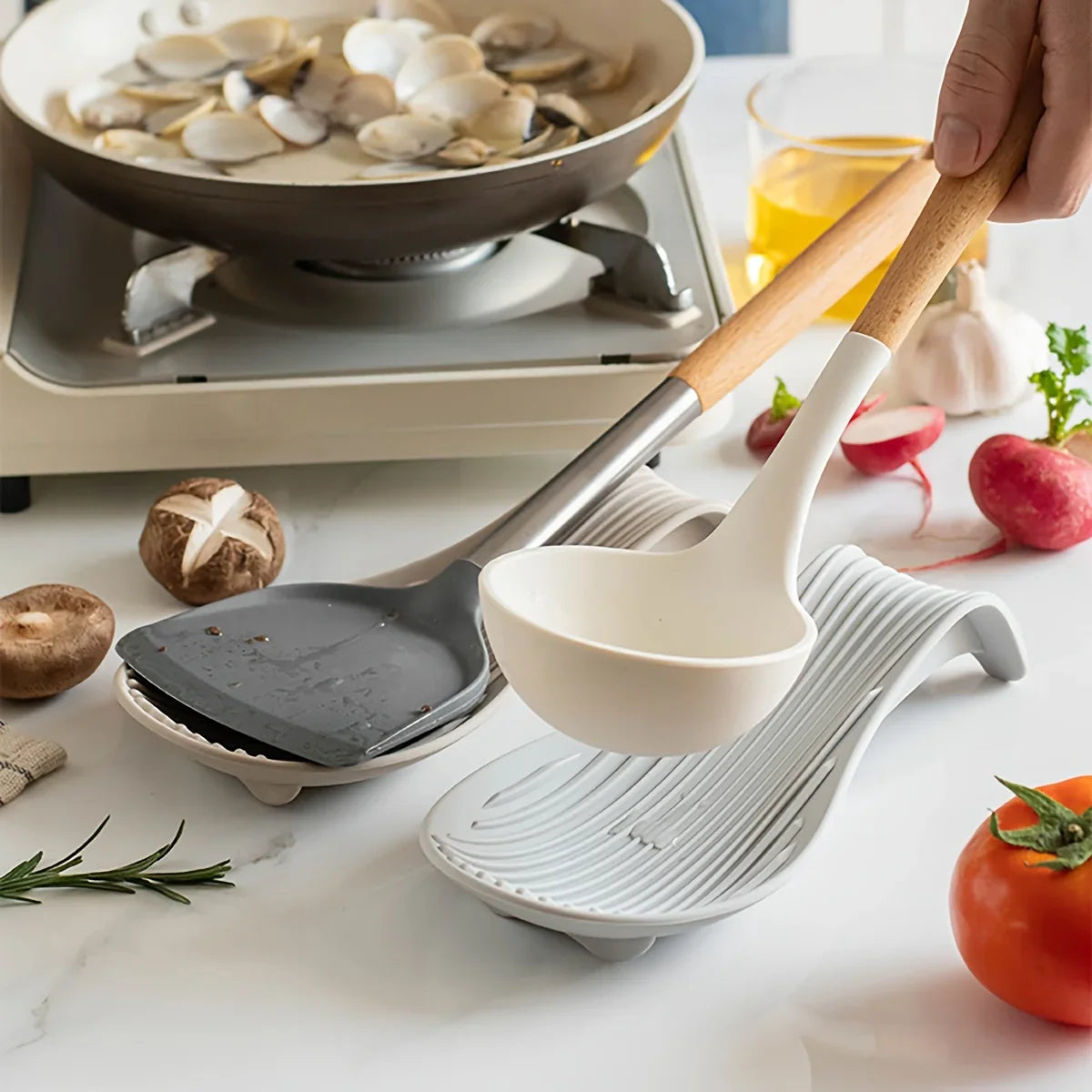 Silicone Spoon Holder & Utensil Rest – Heat-Resistant Kitchen Storage Shelf for Cooking Tools & Accessories