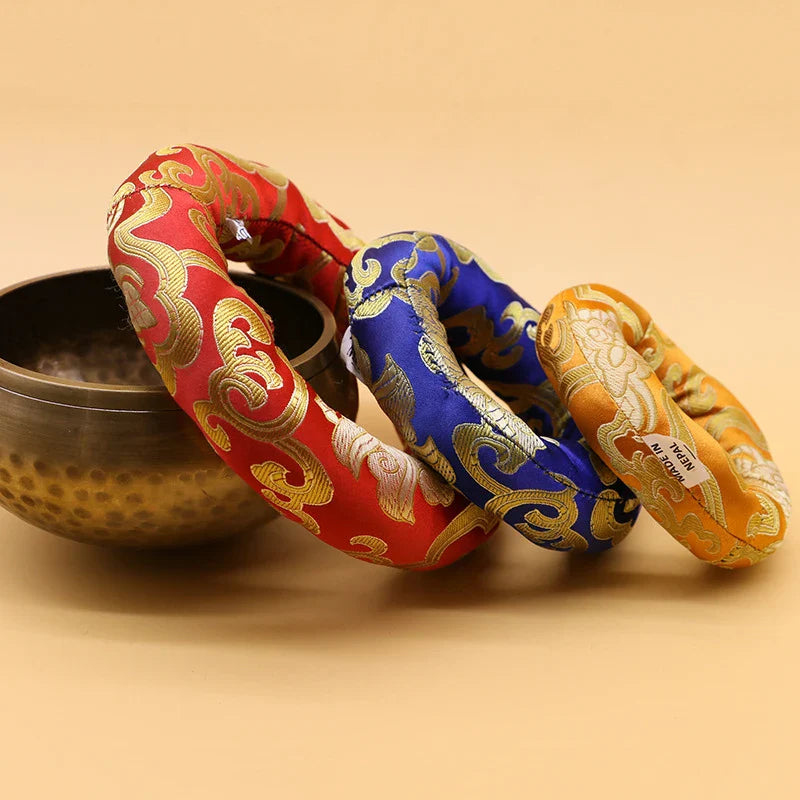Yoga Tibetan Singing Bowl Mat - Himalayan Hand-Hammered Chakra Meditation and Buddhist Home Decoration - Random Color