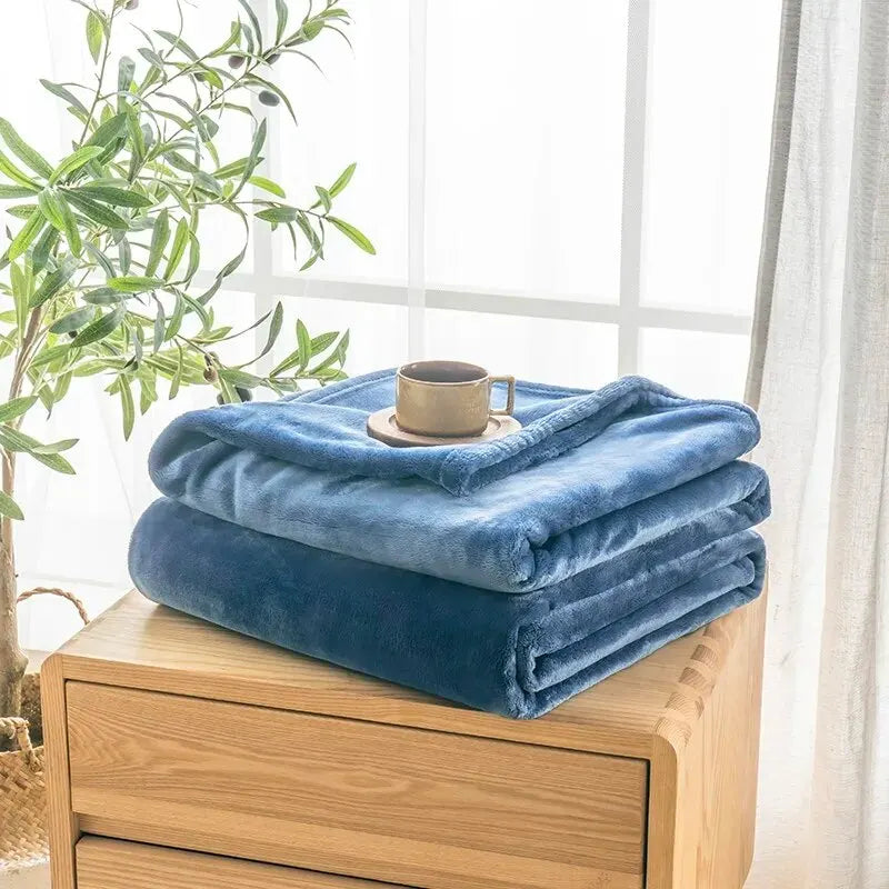 Extra Soft Flannel Blanket – Thickened Nap and Air Conditioning Blanket for Cozy Comfort