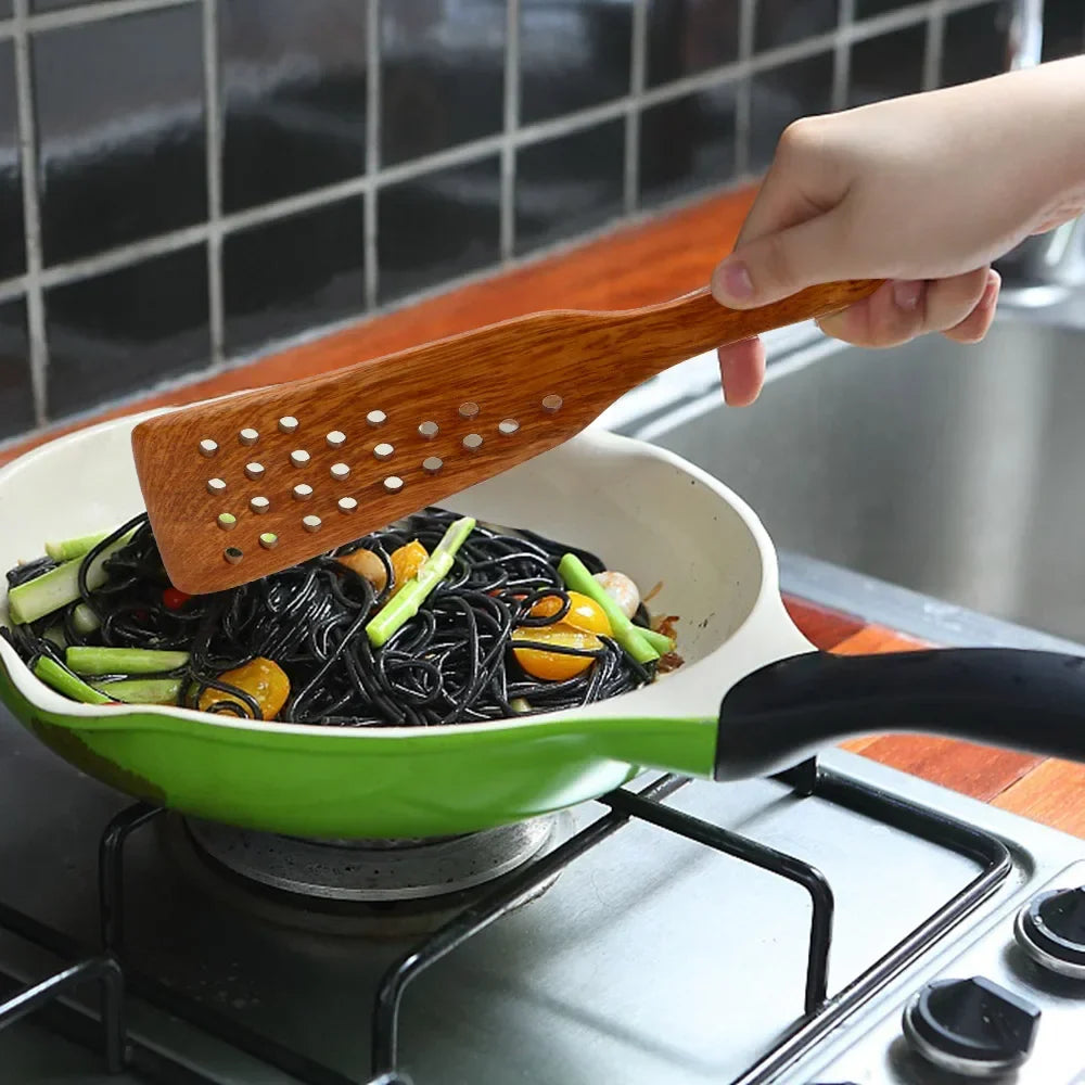 Frying Steak Shovel — Non-Stick Pan Wooden Spatula with 24 Holes, Kitchen Cooking Tool and Accessories