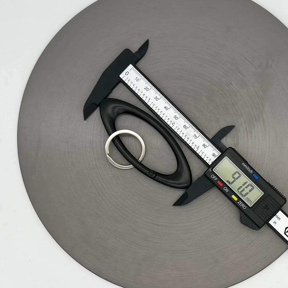 Y2K Punk Star Oval Carabiner Keychain – Axe-Shaped Mountaineering Key Ring Gothic Backpack Accessory