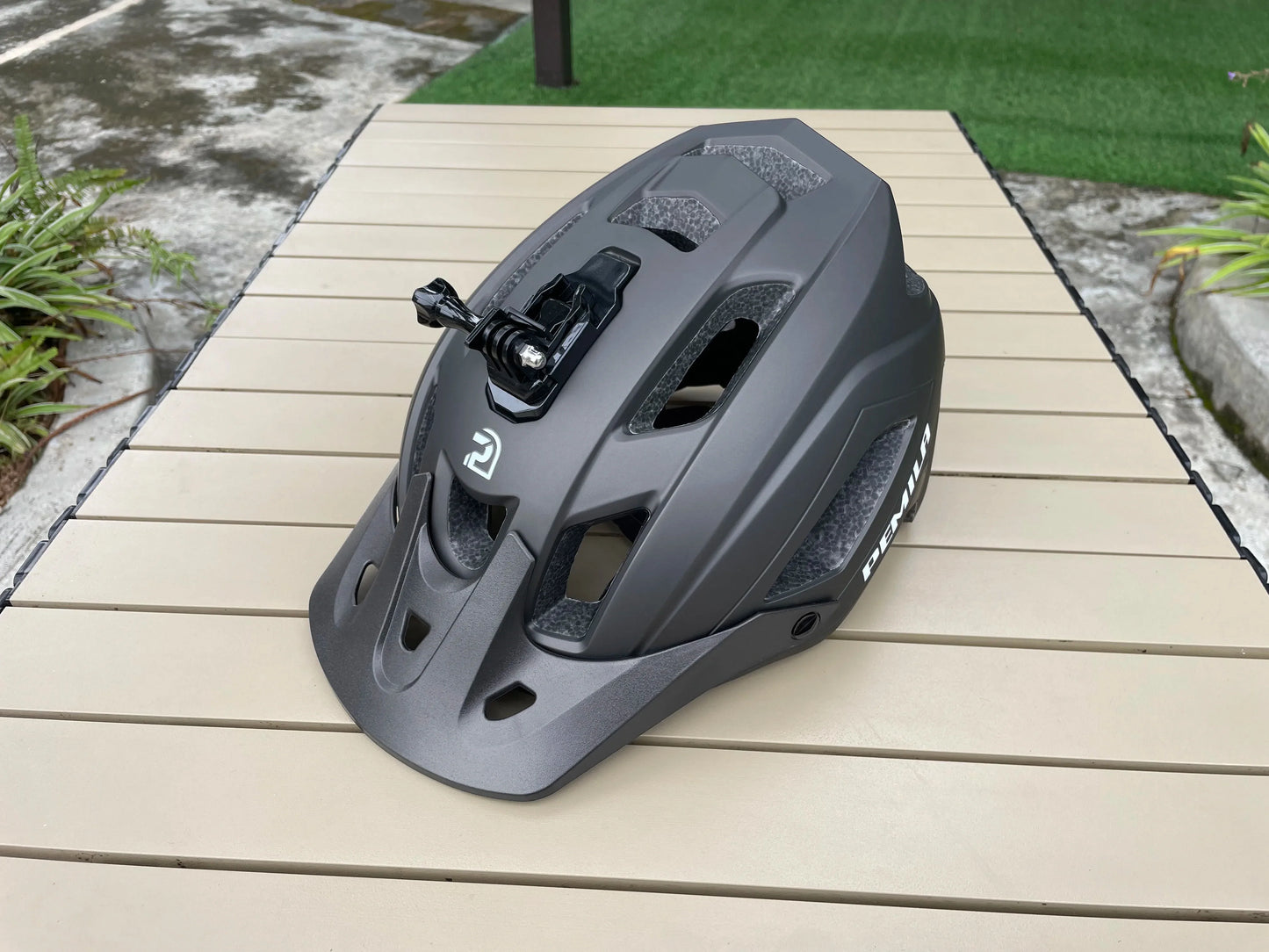 Ultralight Cycling Helmet – Road & MTB Safety Cap for Men & Women, Integrally-Molded Racing Bike Equipment