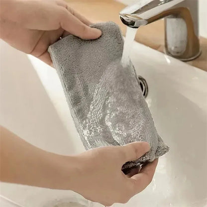 Telescopic Long Handle Broom — Microfiber Dust Brush for Home Blinds, Easy-to-Use Household Cleaning Tool