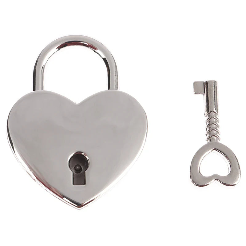Vintage Heart-Shaped Metal Mini Padlock – Key Lock for Bags, Suitcases, and Luggage Boxes with Key
