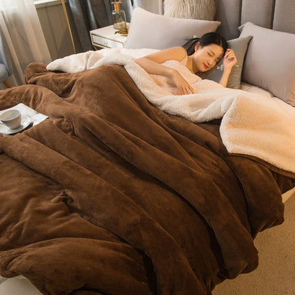 Wool Throw Blanket – Double-Sided Warm Winter Bedspread for Queen Beds & Camping