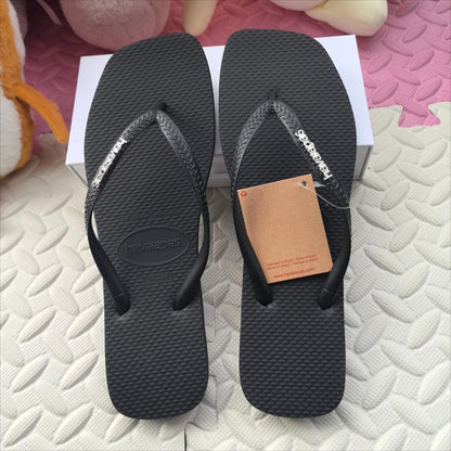 Women's Summer Flip Flops 2026 - Fashion Outdoor Beach Travel Slippers for Comfortable Everyday Wear