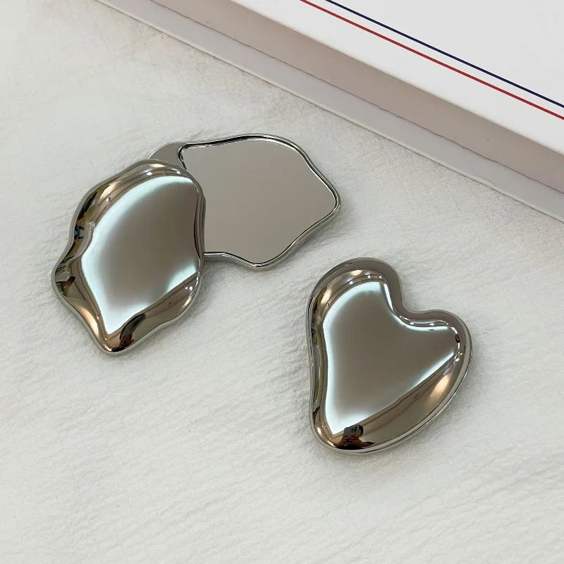 Elegant Heart-Shaped Makeup Mirror - Portable Mini Pocket Mirror for Purse & Travel