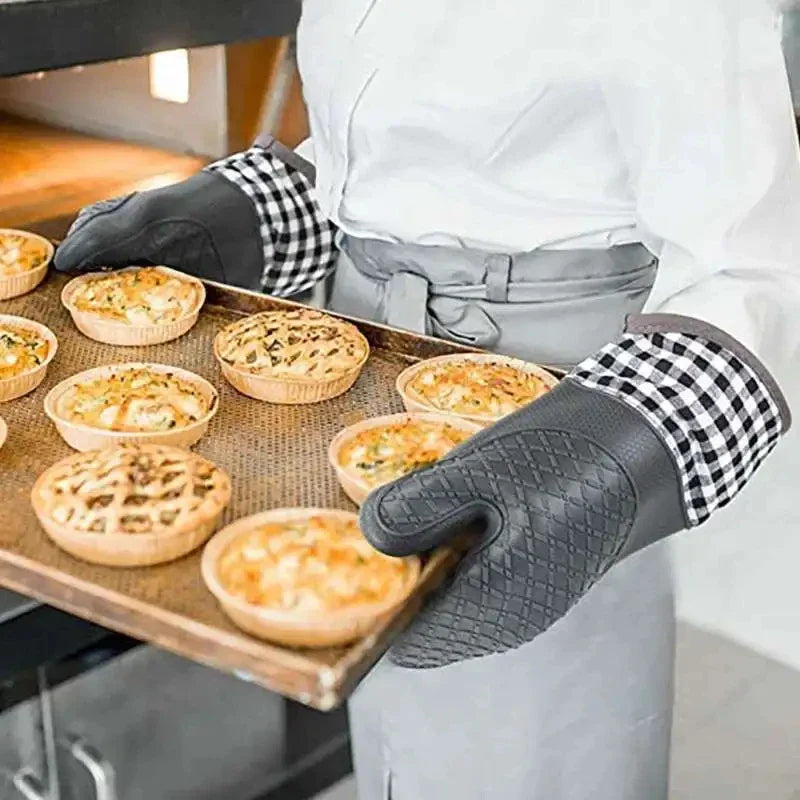 Silicone Insulated Kitchen Glove – Anti-Slip, Thickened, Heat-Resistant & Anti-Scalding