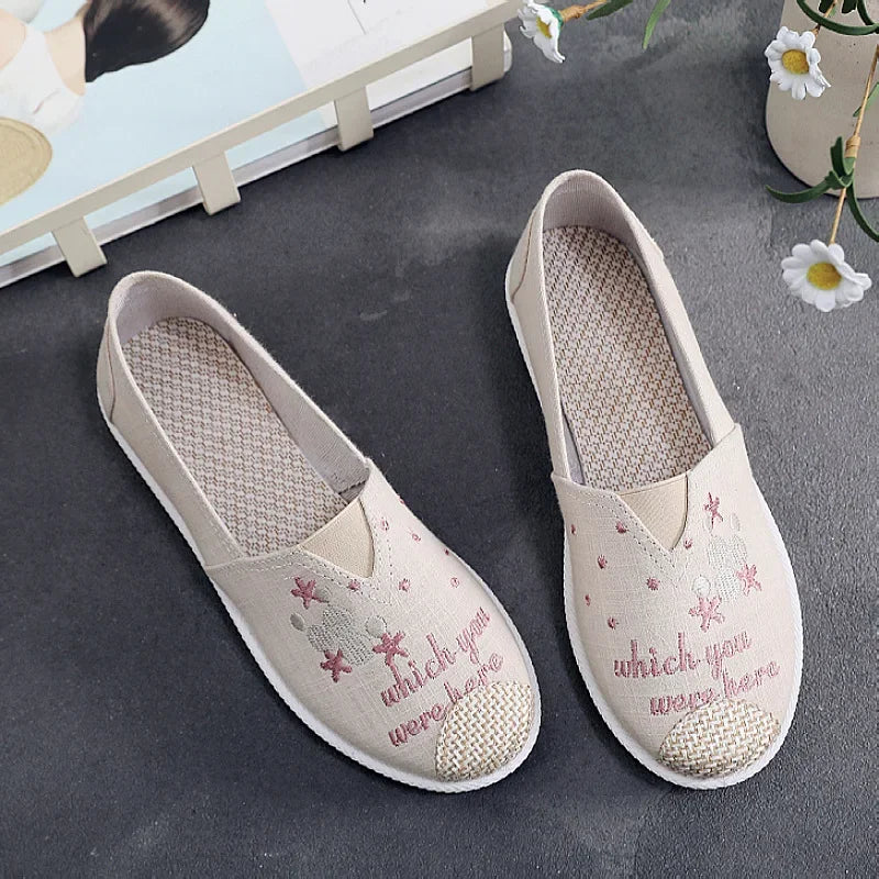 Women’s Breathable Mesh Slip-On Flats - Lightweight Casual Printed Fisherman Shoes for Everyday Fashion