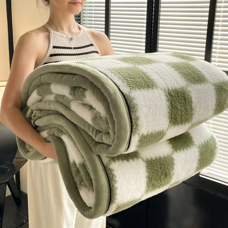 Grade A Half-Side Fleece Blanket — Soft Fluffy Autumn & Winter Throw for Sofa, Napping, and Warm Shawl