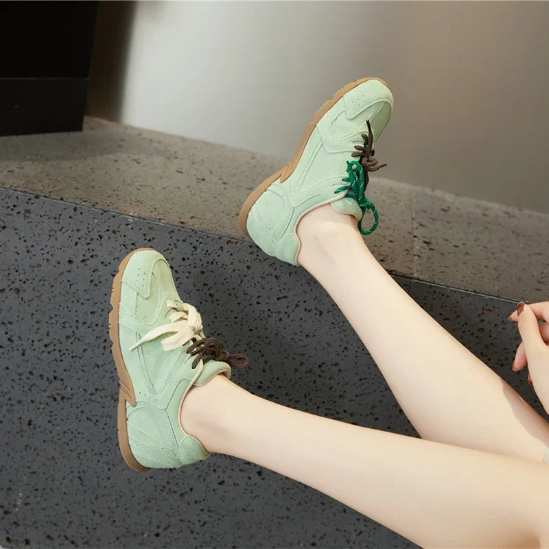 AIYUQI Women's Genuine Leather Sneakers – Retro German Trainers, Winter Velvet Fur, Flat Casual Shoes