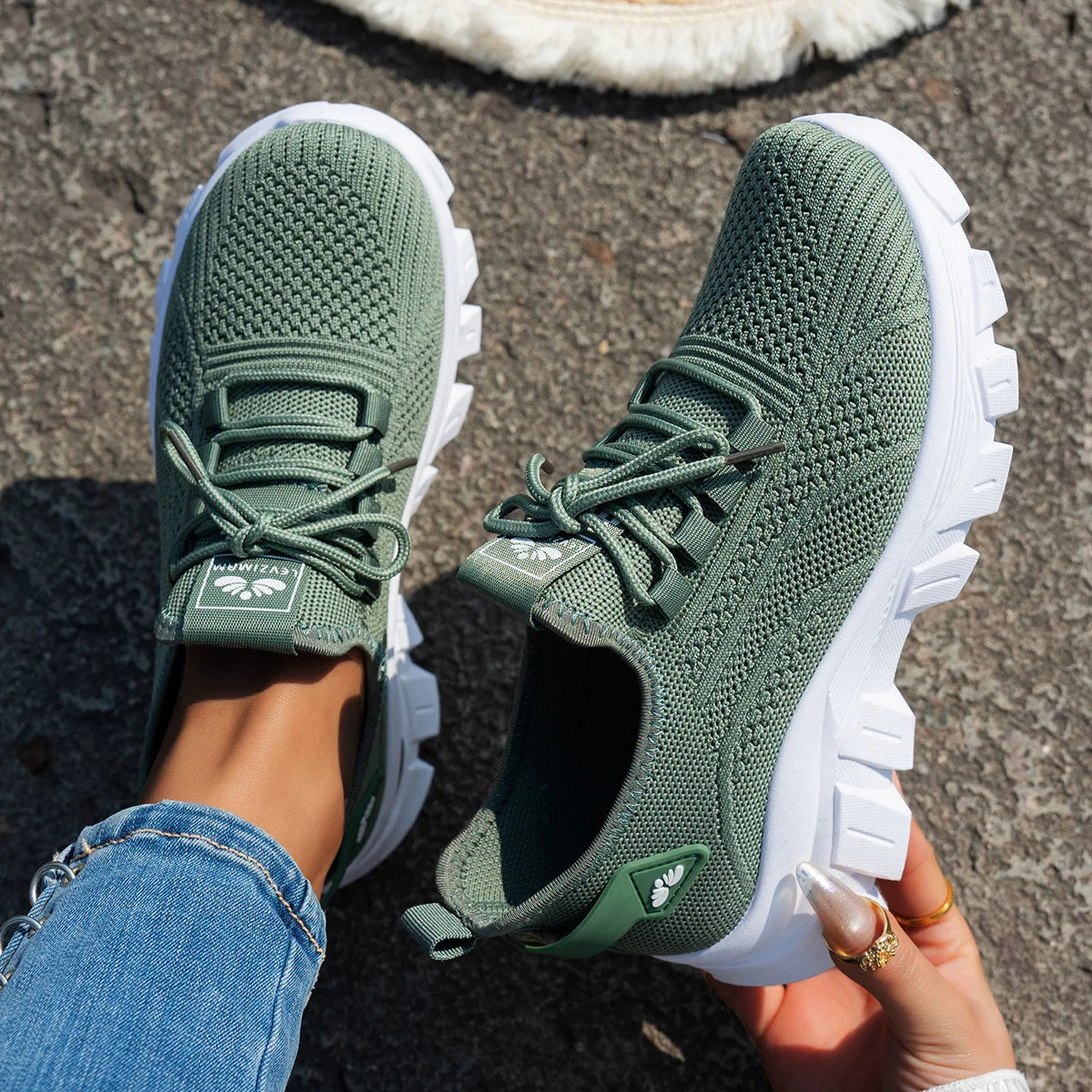 Women’s Mesh Breathable Sneakers – Lightweight Comfortable Summer 2025 Casual Shoes