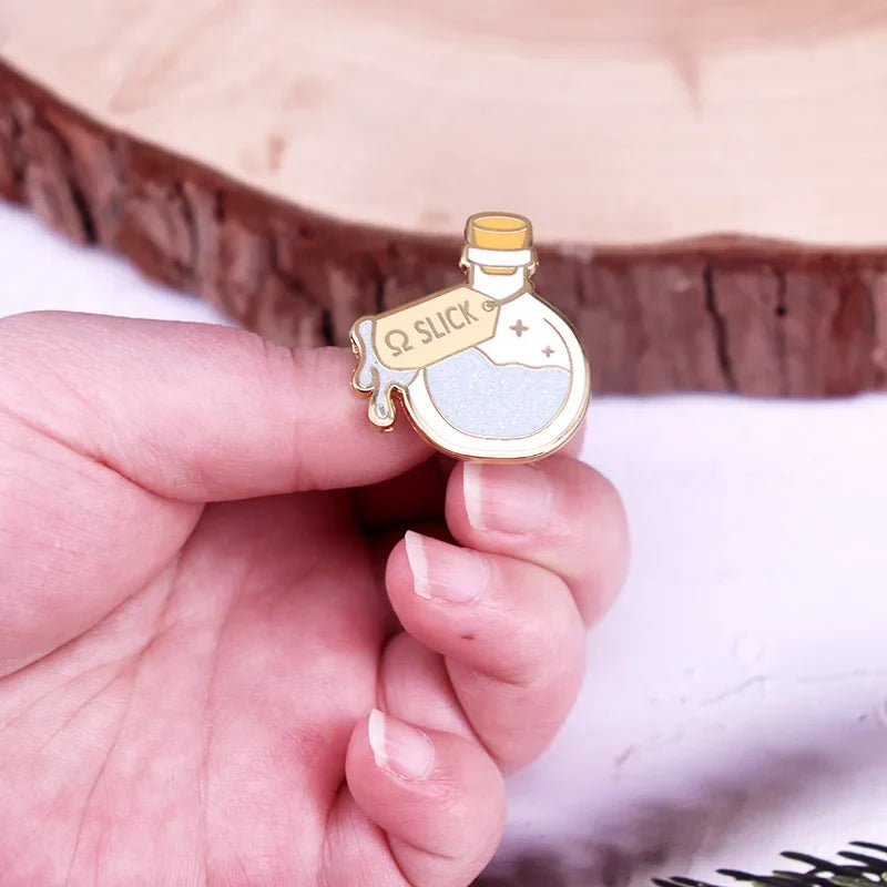 Omega Glitter Bottle Enamel Pin - ABO Novel Fanfiction Lapel Brooch for Fans