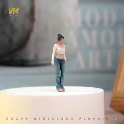 3D Miniature Figures - 1/64 Scale Racer Photographer Casual People Scene Props Model Ornaments for Vehicle Decor