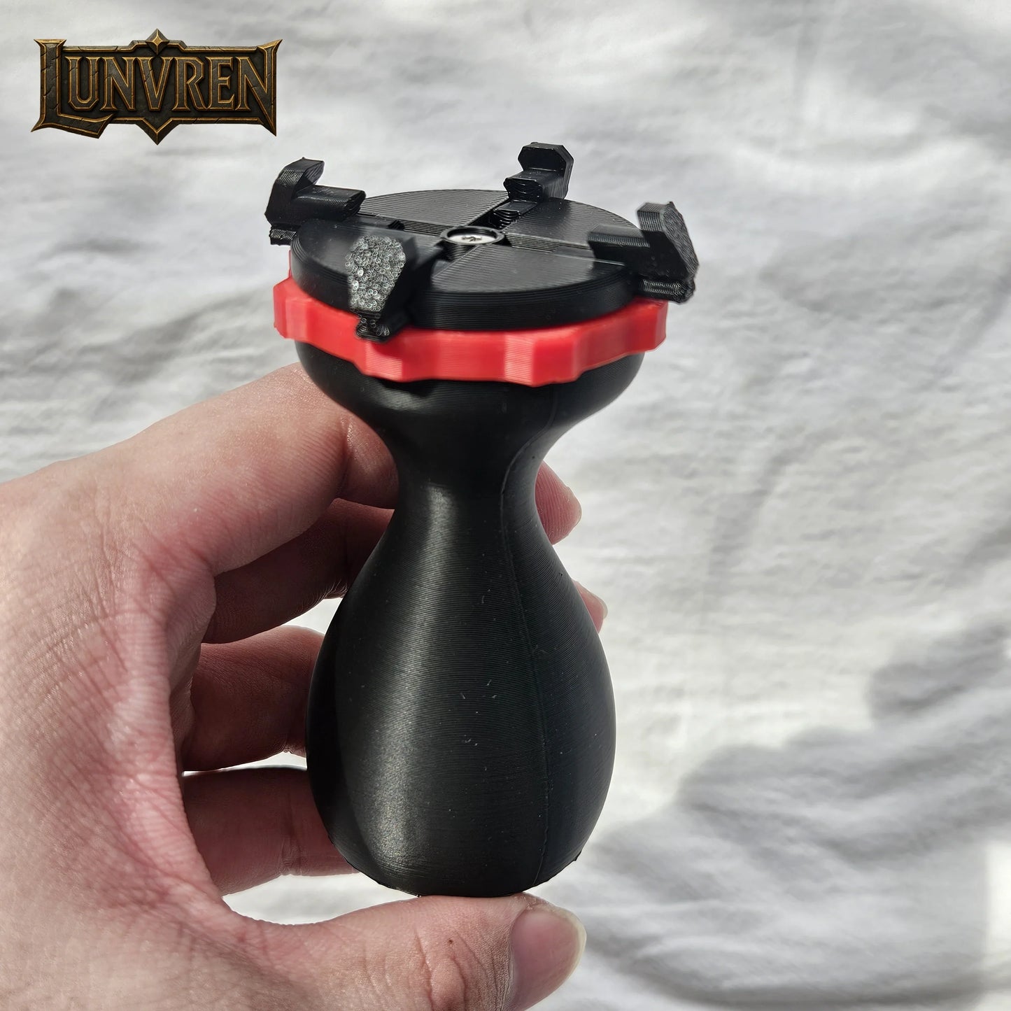 Ergonomic Miniature Painting Handle – Compatible with 20–50mm Bases for 40K, D&D & Tabletop Hobby Miniature Painting