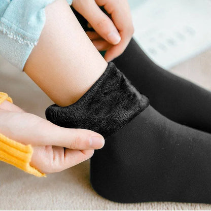 Winter Thermal Wool Socks for Women – Thick Cashmere Velvet Seamless Snow Socks, Black Unisex Warm Socks