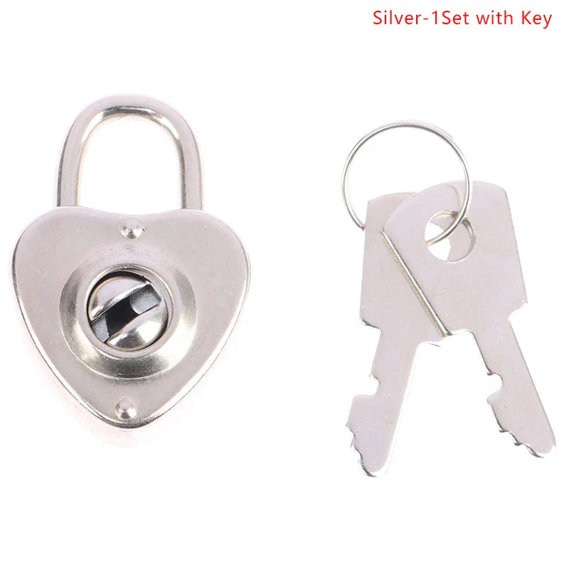 Vintage Heart-Shaped Metal Mini Padlock – Key Lock for Bags, Suitcases, and Luggage Boxes with Key