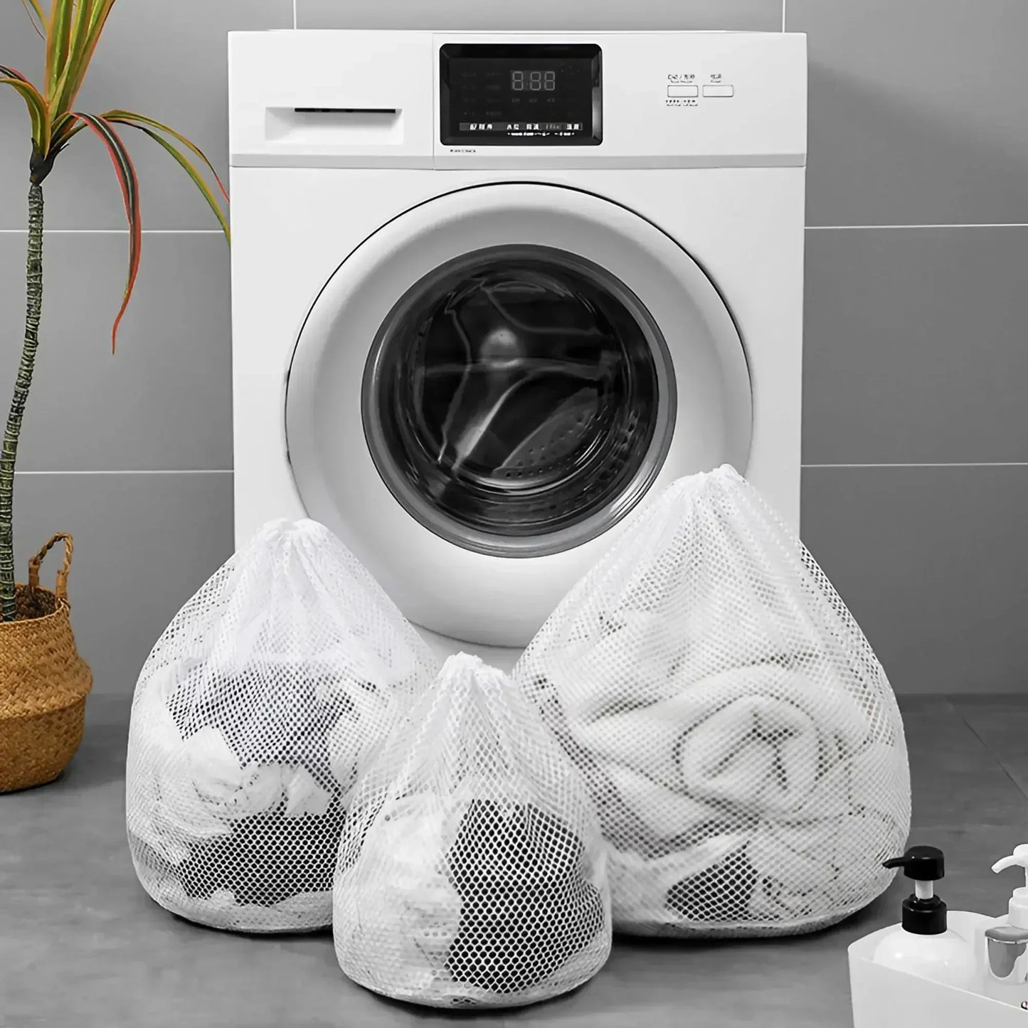 Large Drawstring Laundry Bag - Durable Mesh Washing Net for Clothes, Jeans, Blankets & Bedding