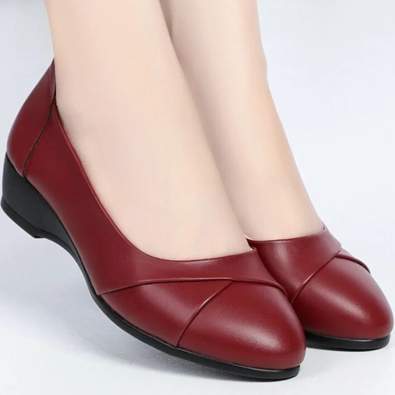 Women’s Lightweight Wedge Heel Shoes – Spring & Autumn Casual Black Leather Pumps for Home & Outdoor Comfort