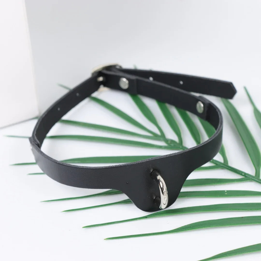 UYEE Harajuku PU Leather Punk Choker Necklace – Gothic Y2K Style Adjustable Collar Belt Pendant Jewelry for Men & Women