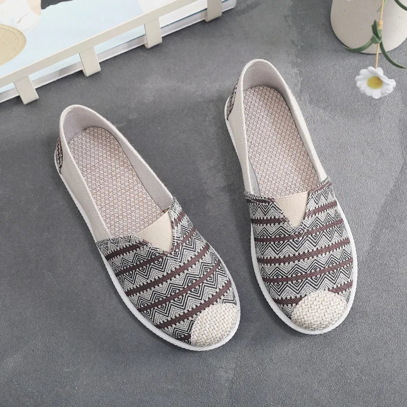 Women’s Breathable Mesh Slip-On Flats - Lightweight Casual Printed Fisherman Shoes for Everyday Fashion