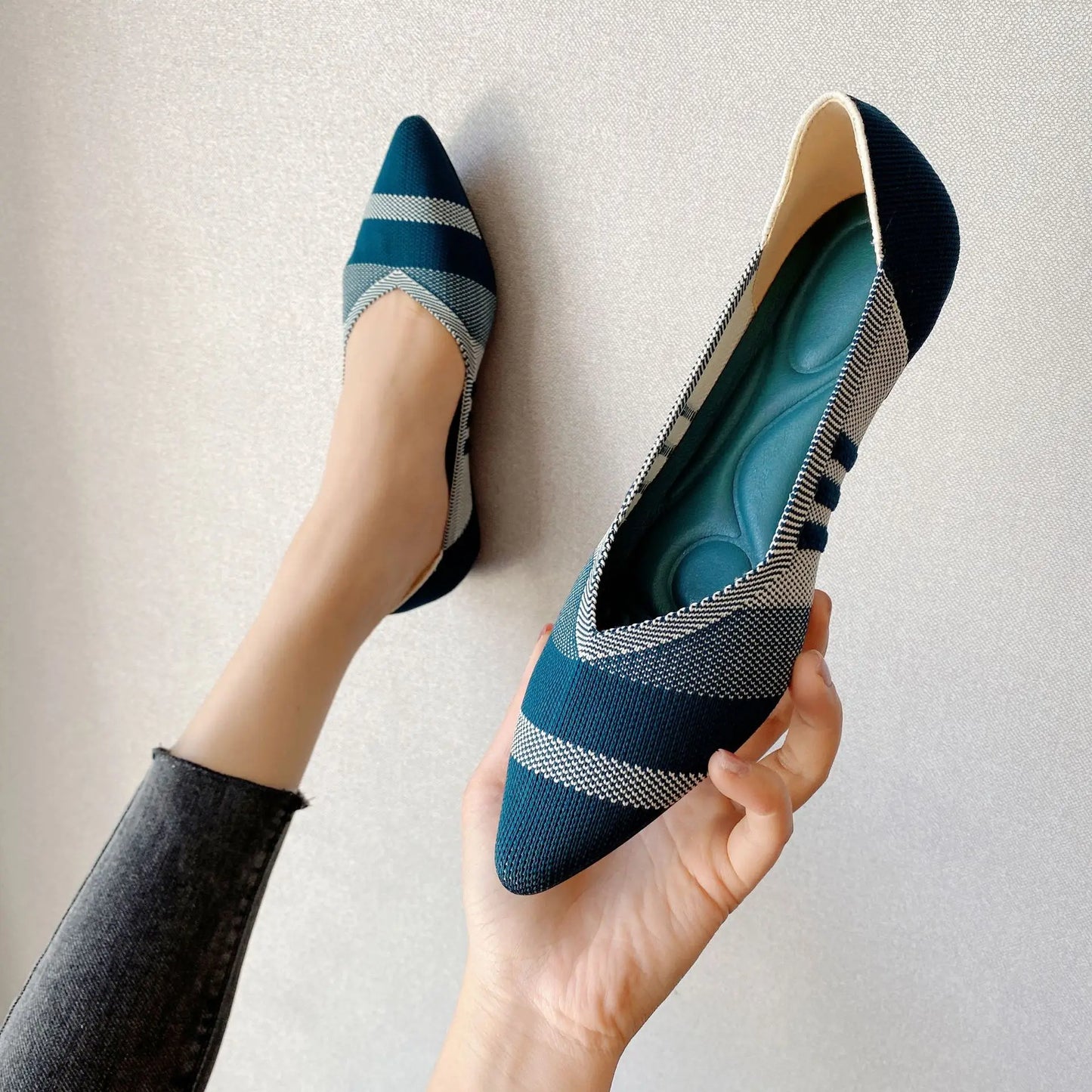 Women’s Pointed Flat Shoes - Comfortable Knitted Elastic Casual Fashion Shoes for Spring & Autumn Wear