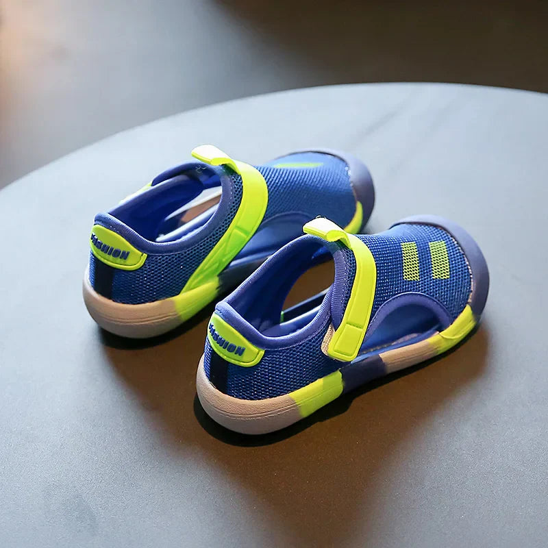 Kids’ Breathable Sport Sandals – Lightweight Summer Beach Shoes, Closed-Toe Casual Sandals for Boys & Girls