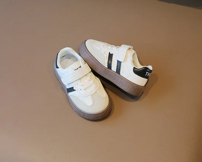 Spring & Autumn Kids Sport Training Shoes – Fashion Sneakers for Boys & Girls | Soft Soled, Casual Skate Shoes (Ages 4-6)